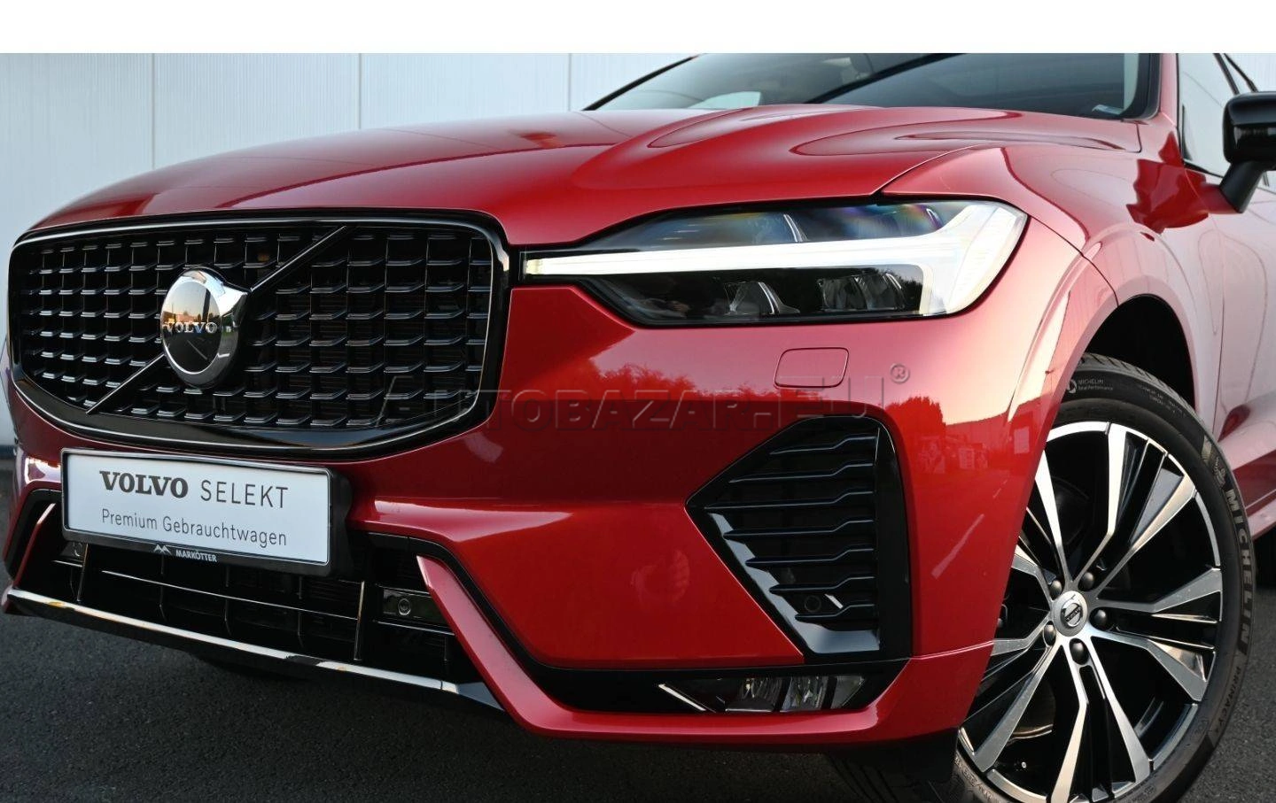 Volvo XC60 B4 Plus Dark A/T