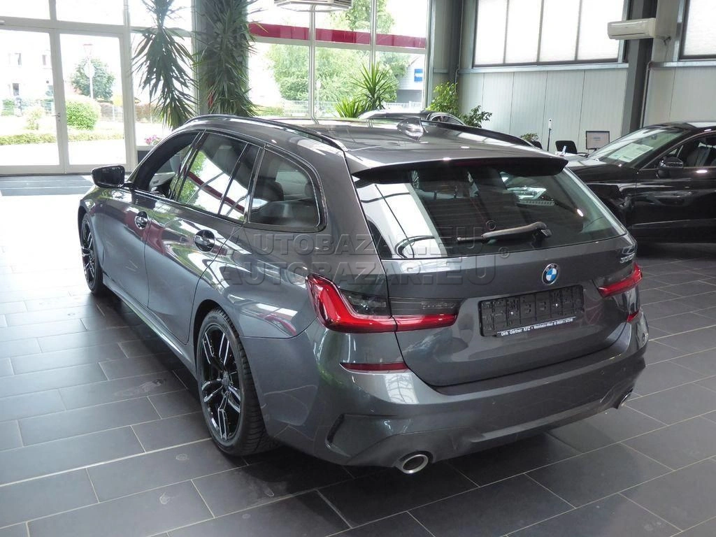 BMW rad 3 Touring 330i Touring A/T