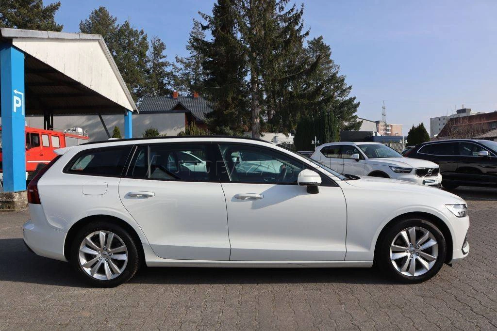 Volvo V60 B4 Momentum A/T
