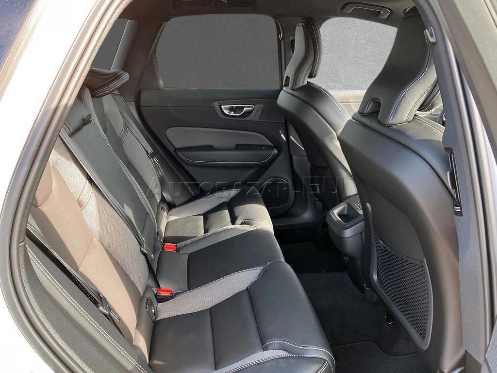 Volvo XC60 B4 Plus Dark A/T