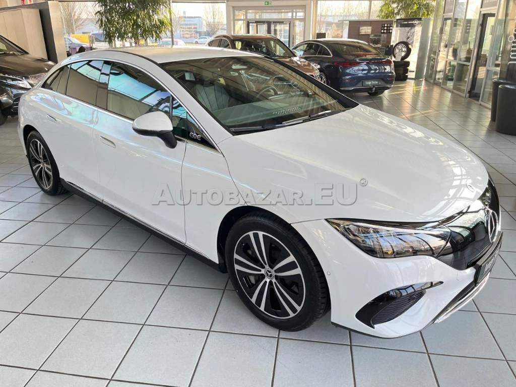 Mercedes-Benz EQE 300