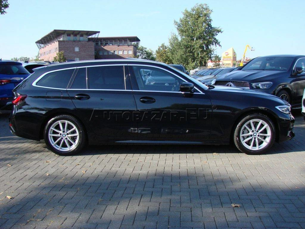 BMW Rad 3 Touring 330d  mHEV A/T