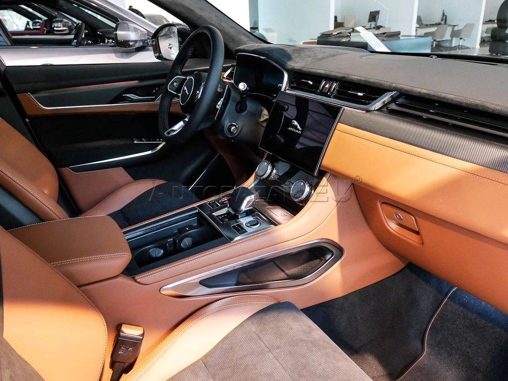 Jaguar F-Pace 5.0 V8 P550 SVR AWD A/T