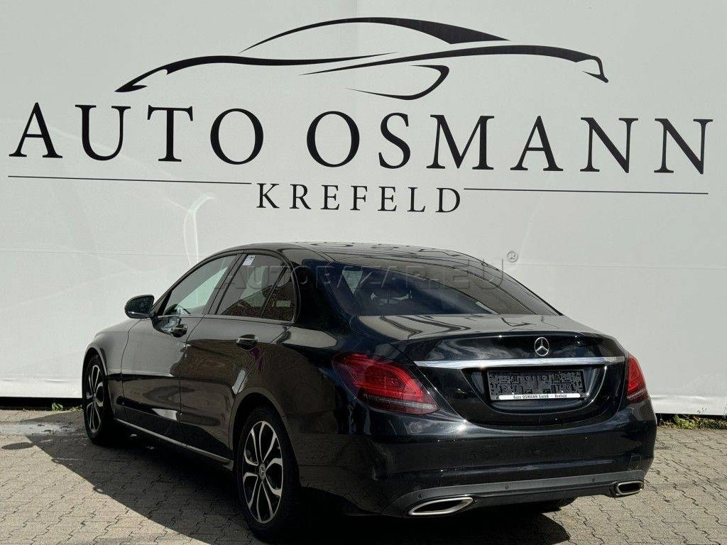 Mercedes-Benz C trieda Sedan 300 A/T