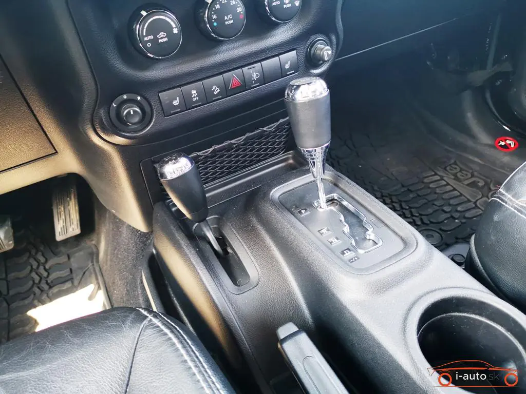 Jeep Wrangler 2014 na predaj – fotografia 17