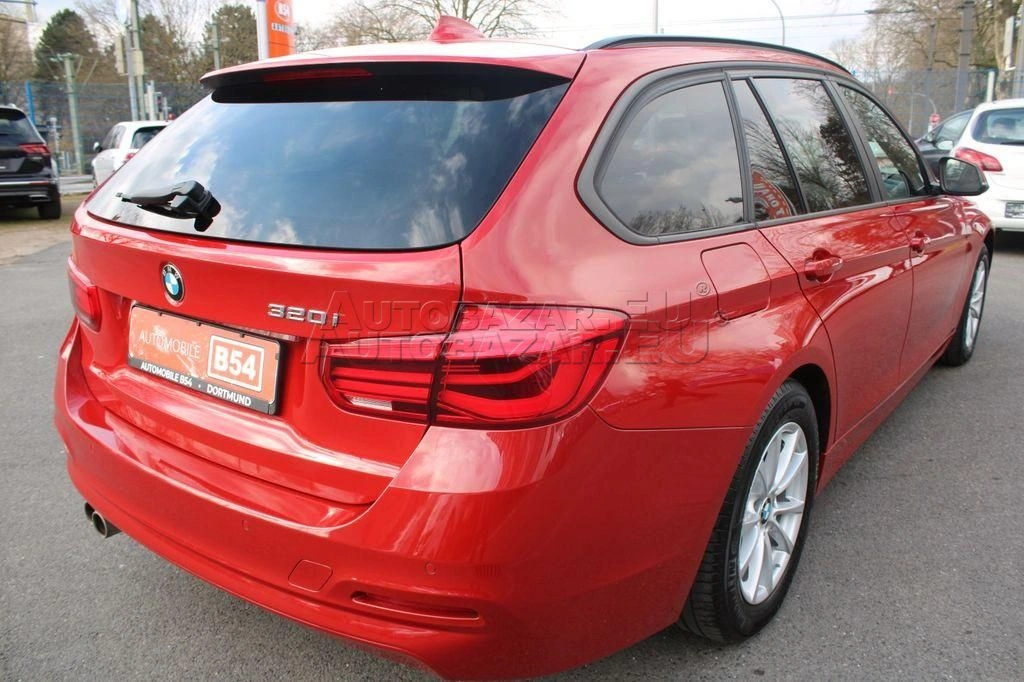 BMW rad 3 Touring 320i Touring Advantage A/T