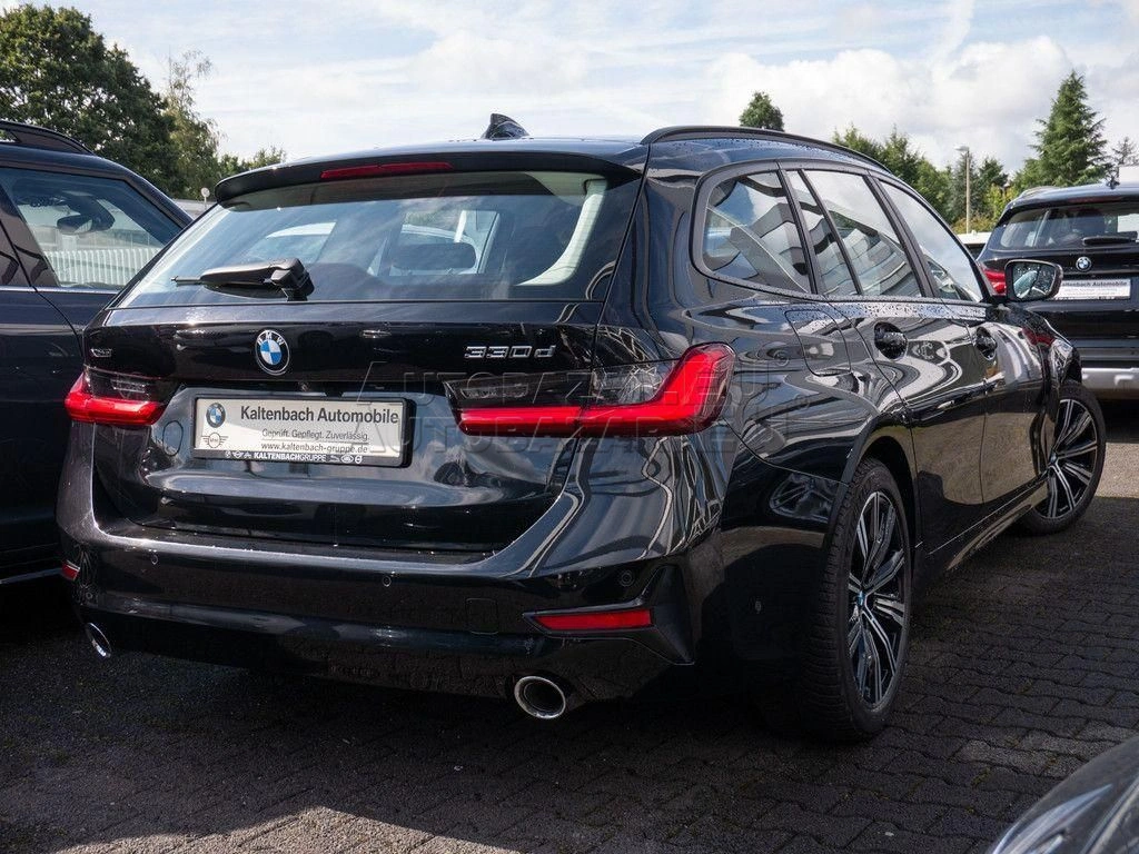 BMW rad 3 Touring 330d mHEV Touring xDrive A/T
