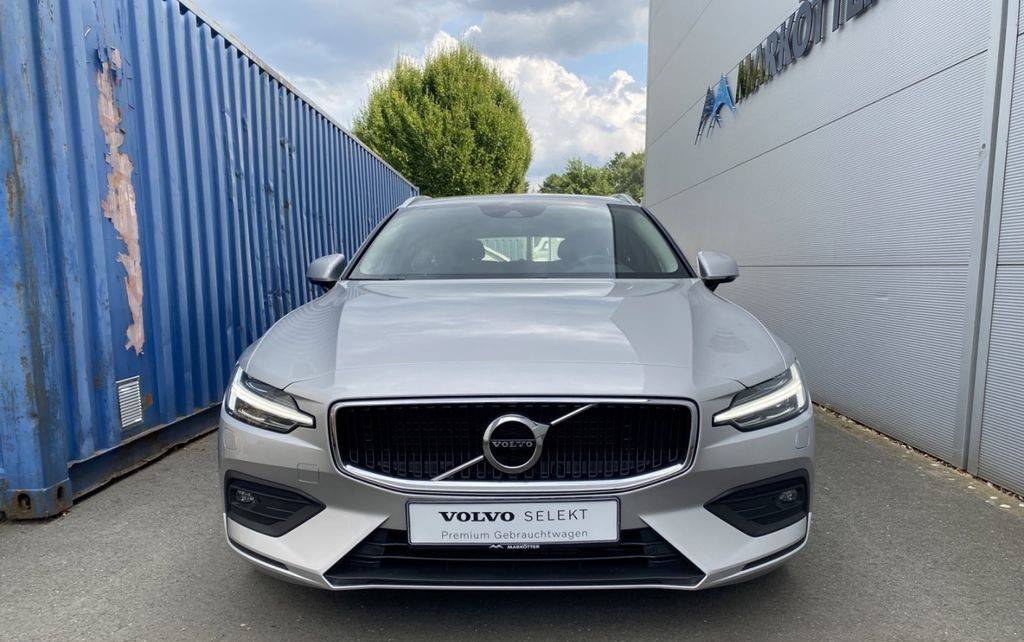 Volvo V60 B4 Momentum Pro A/T