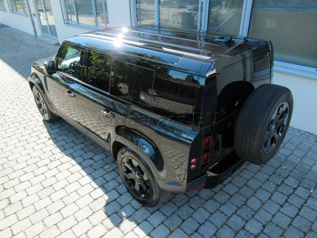 Land Rover Defender 110 2.0D SD4 240k SE A/T AWD