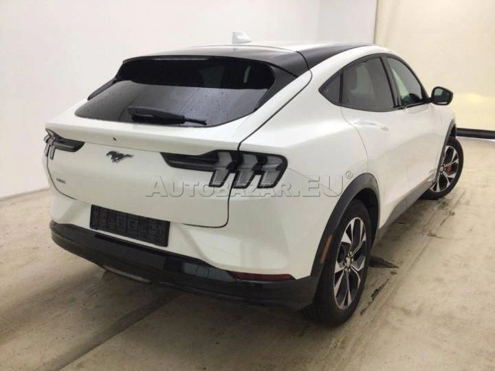 Ford Mustang Mach-E 75,7kWh AWD STD