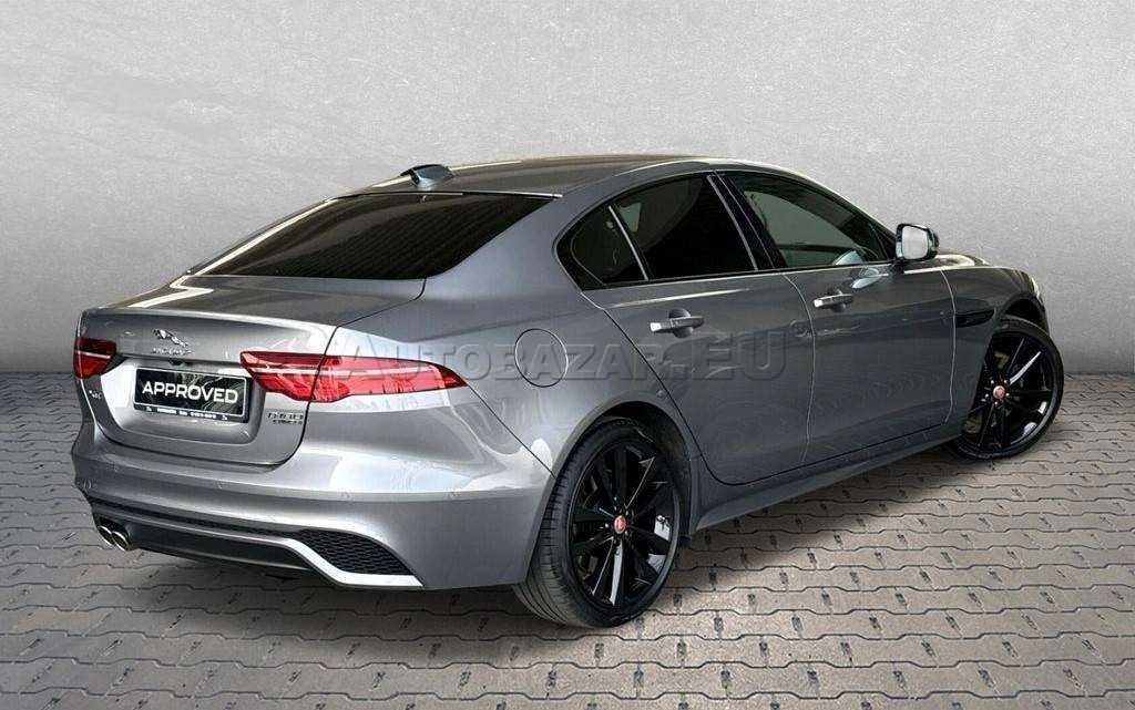 Jaguar XE 2.0D I4 R-Dyn SE AT