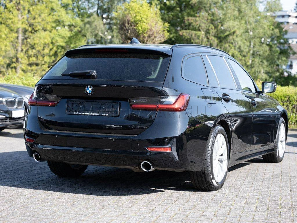 BMW Rad 3 Touring 330d  xDrive A/T