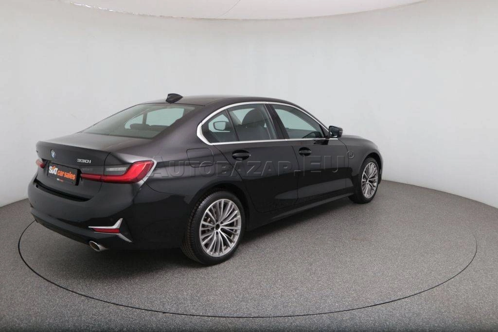 BMW Rad 3 330i xDrive A/T