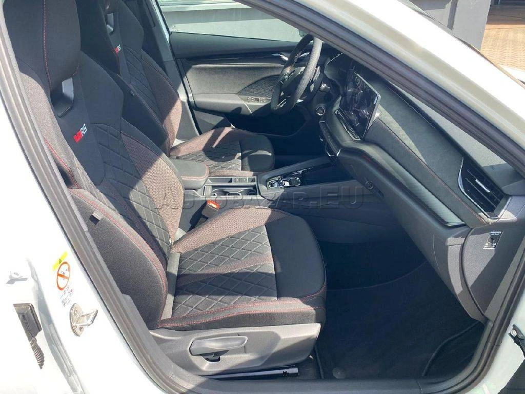 Škoda Octavia Combi 2.0 TDI DSG RS