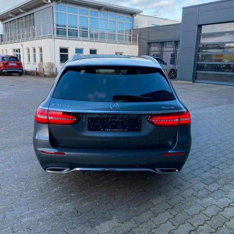 Mercedes-Benz E trieda Kombi 300 d mHEV 4MATIC A/T