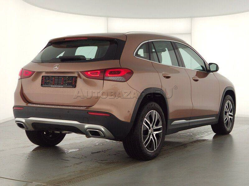 Mercedes-Benz GLA 200 d 4MATIC A/T