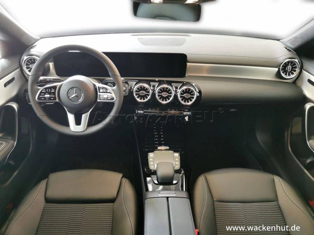 Mercedes-Benz CLA Shooting Brake SB 220 d 4MATIC A/T