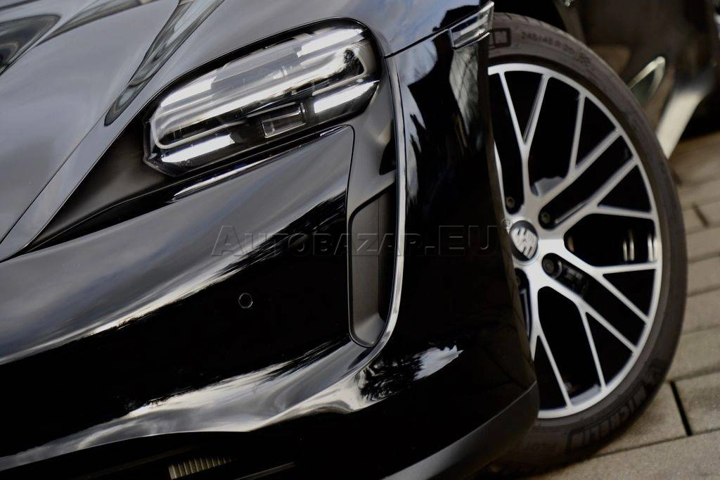 Porsche Taycan Turbo