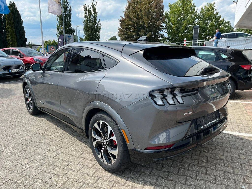 Ford Mustang Mach-E AWD
