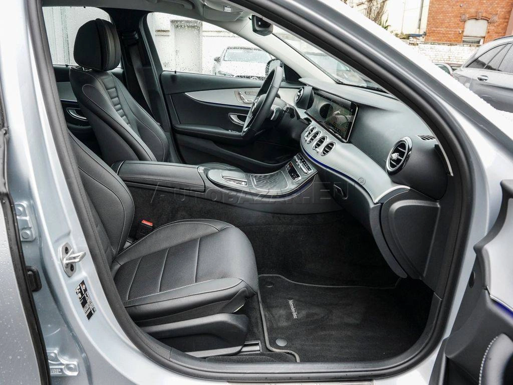 Mercedes-Benz E trieda Sedan 220 d mHEV 4MATIC A/T