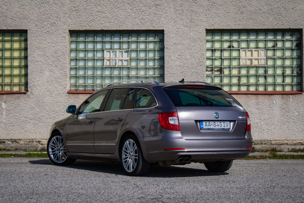Škoda Superb Combi