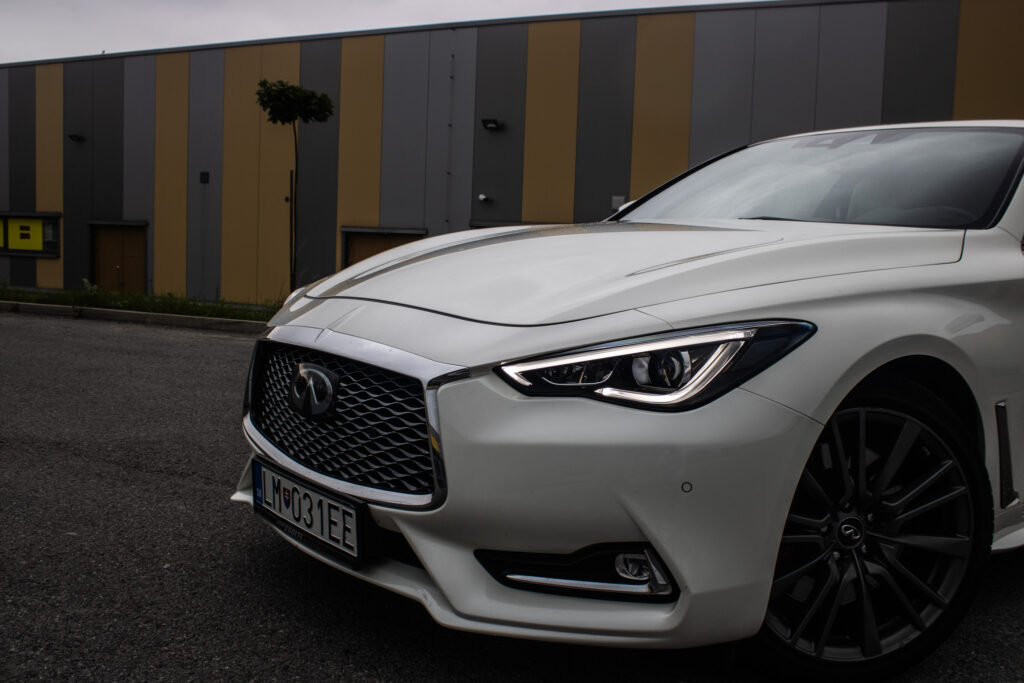 Infiniti Q60 2017 na predaj – fotografia 11