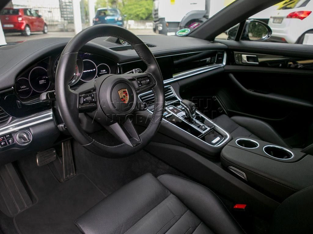 Porsche Panamera Sport Turismo 4 E-Hybrid 4x4