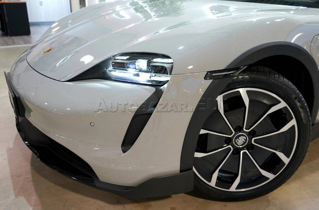 Porsche Taycan 4 Cross Turismo