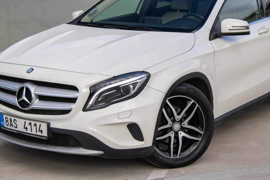 Mercedes-Benz GLA trieda