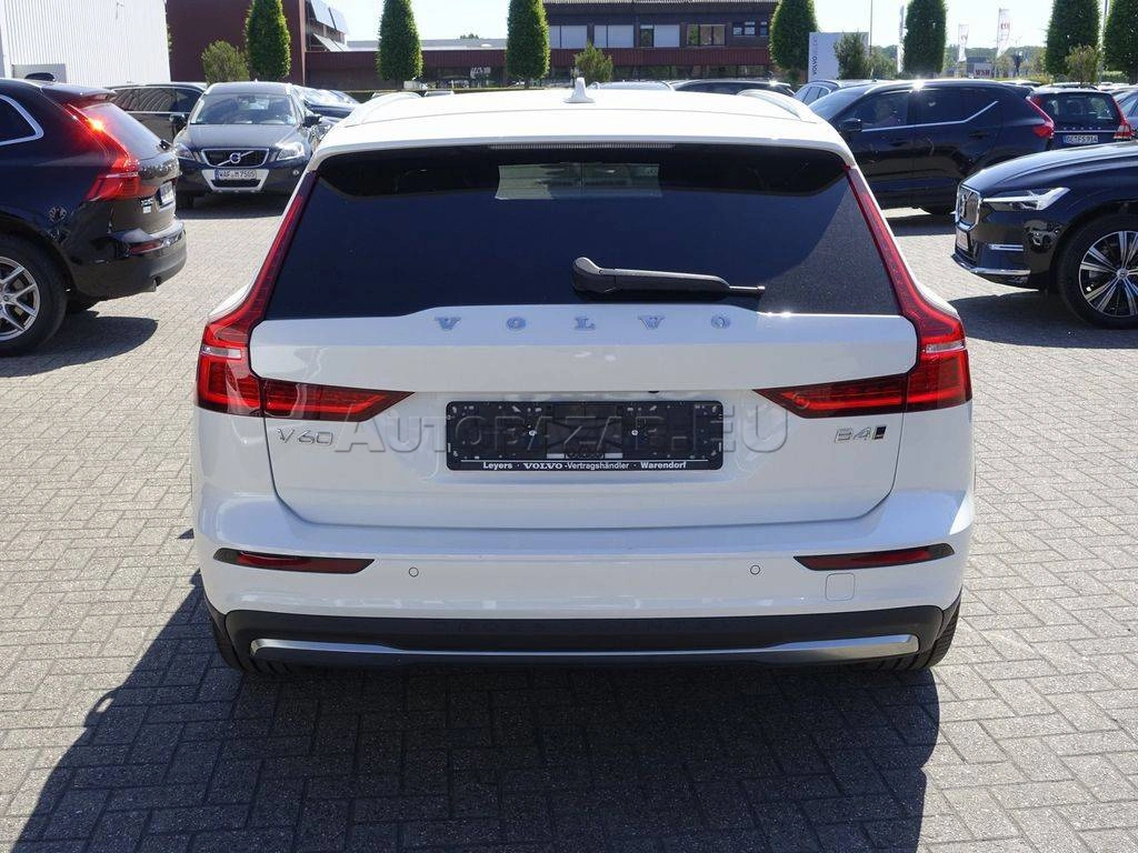 Volvo V60 Cross Country B4   AWD