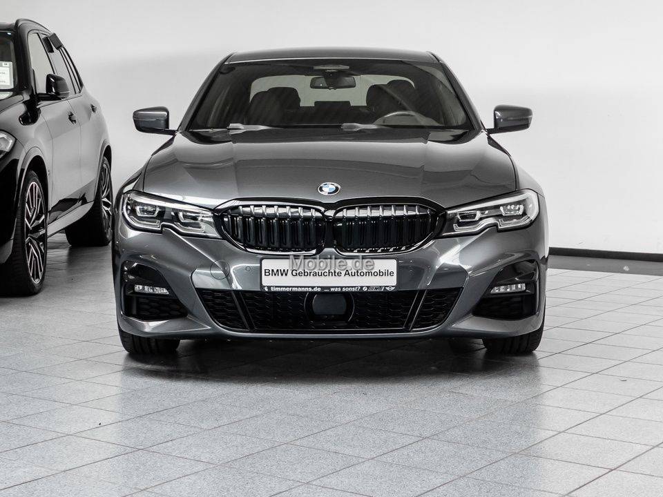 BMW Rad 3 330i A/T