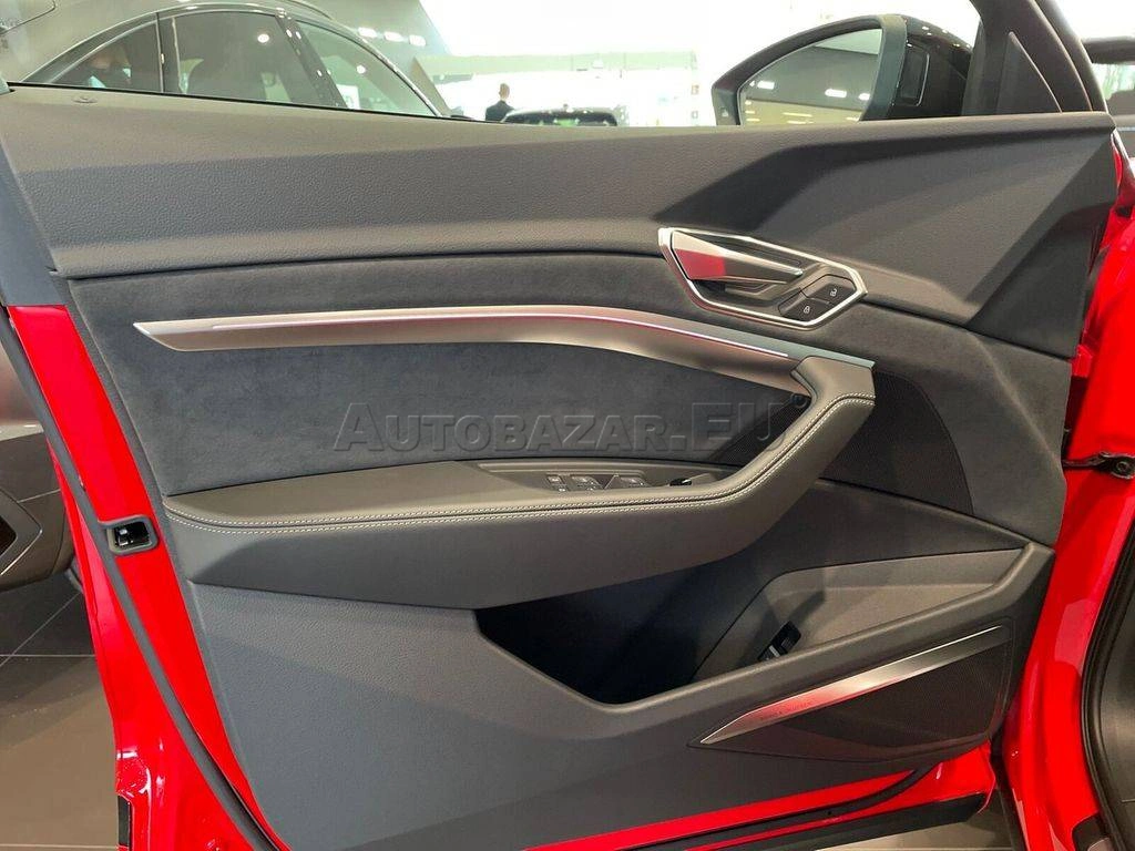 Audi Q8 e-tron Sportback 50 S line quattro