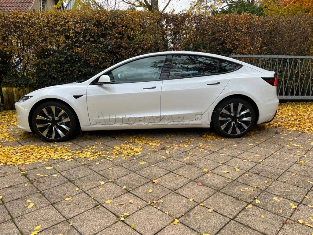 Tesla Model 3 Long Range