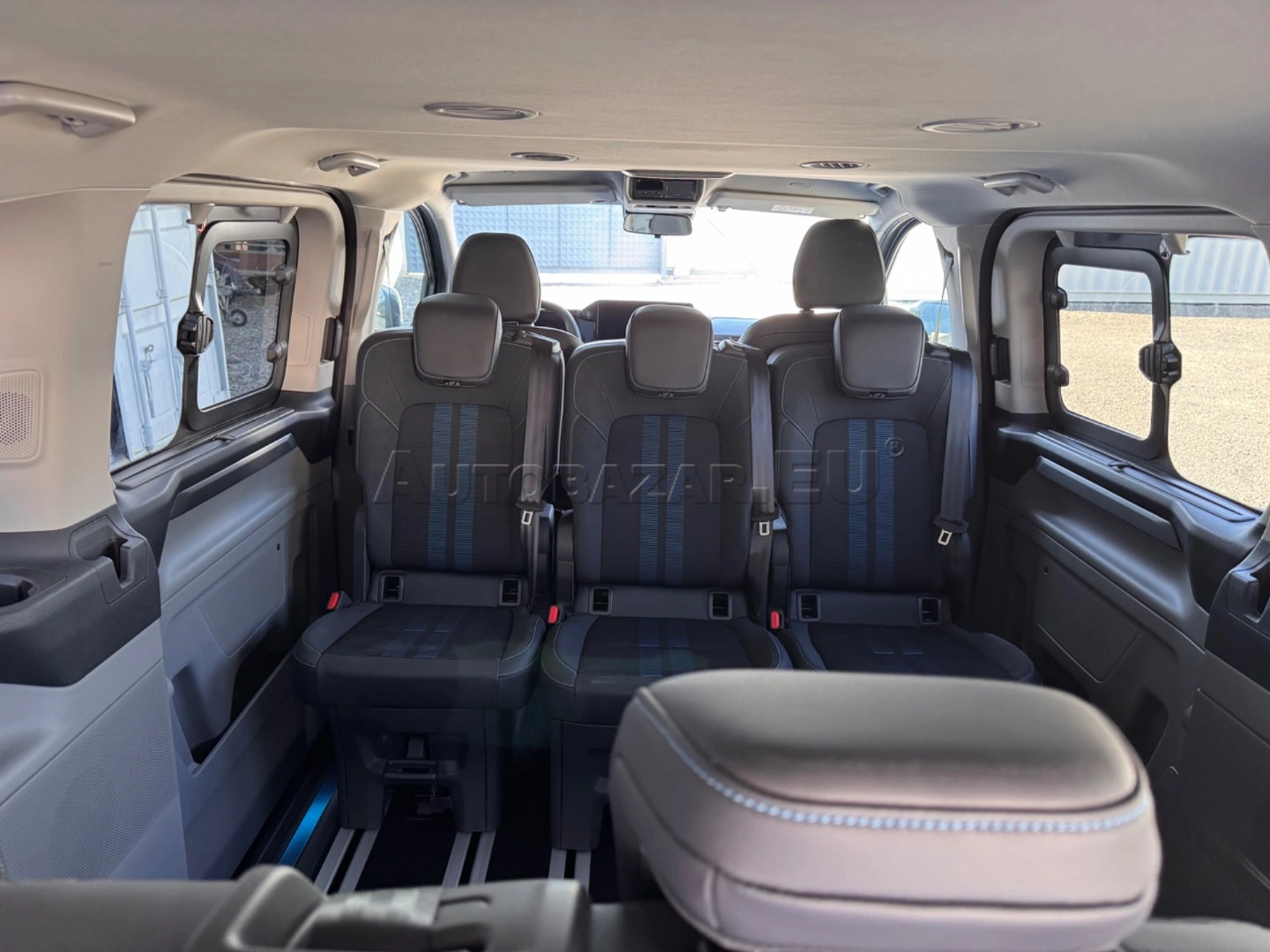 Ford Tourneo Custom 2025 na predaj – fotografia 28