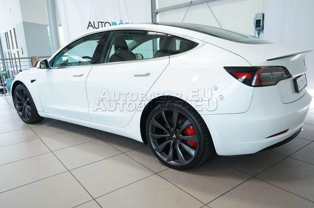 Tesla Model 3 Performance 82kWh AWD