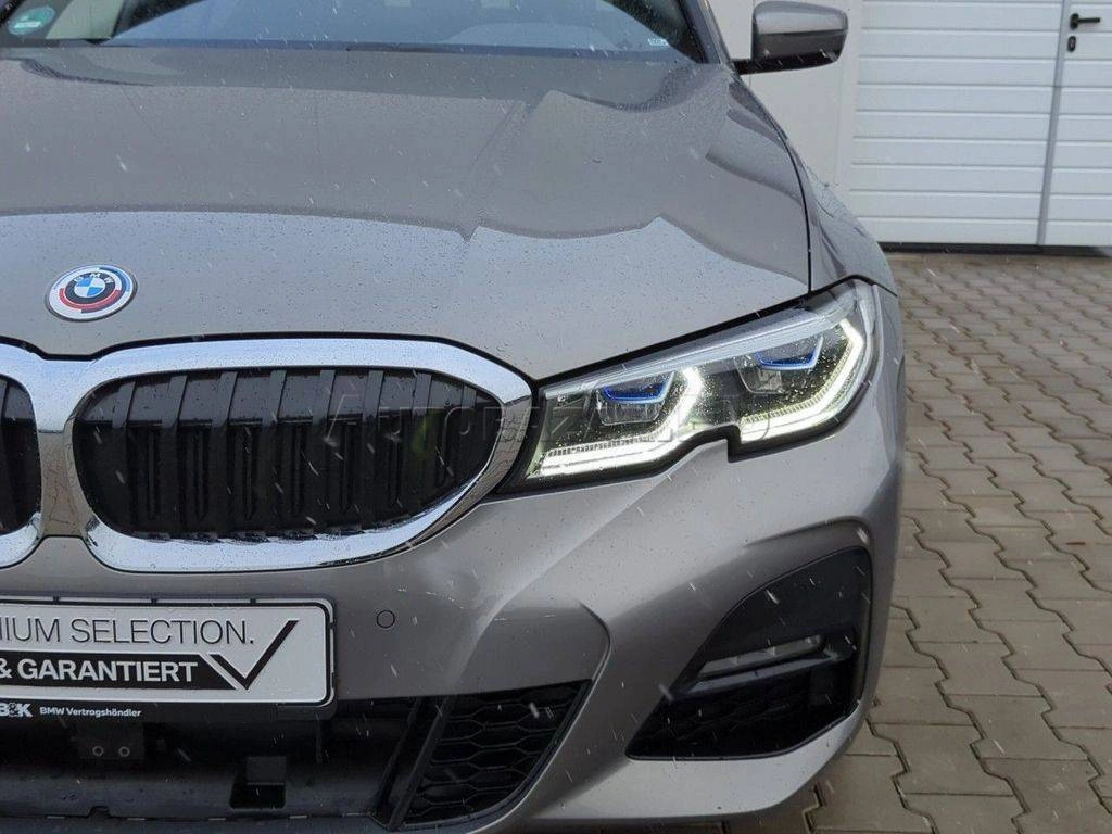 BMW Rad 3 330d mHEV A/T
