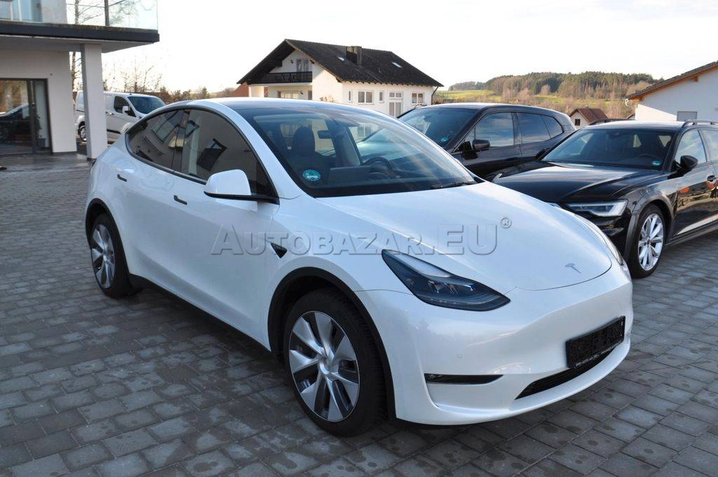 Tesla Model Y Long Range