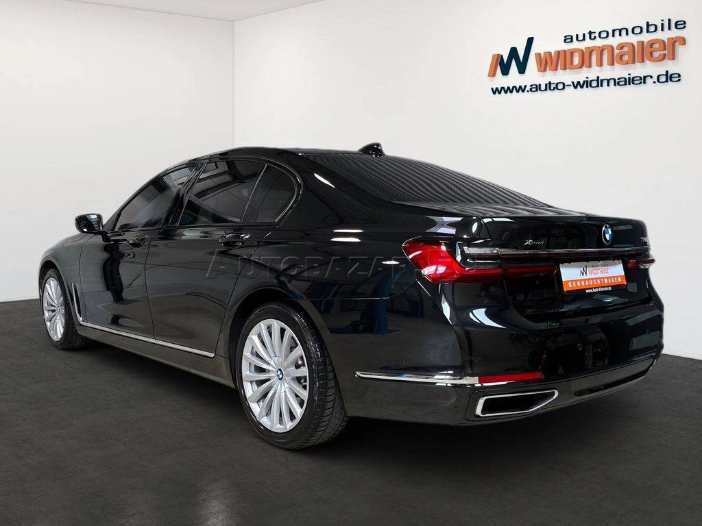 BMW Rad 7 750i xDrive A/T