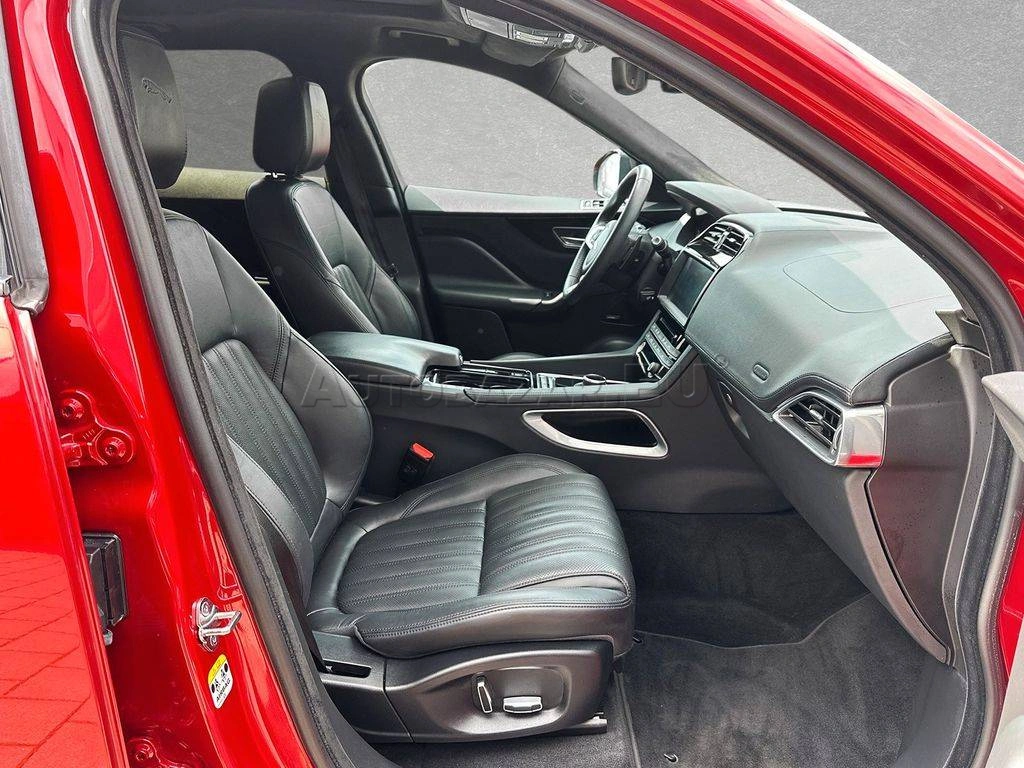 Jaguar F-Pace 2.0 I4 300k Portfolio AWD A/T