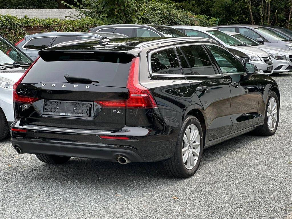 Volvo V60 B4 Momentum Pro A/T