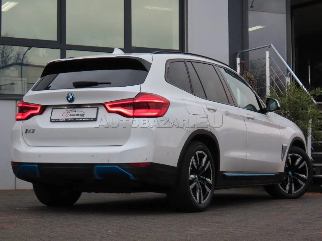 BMW iX3 A/T