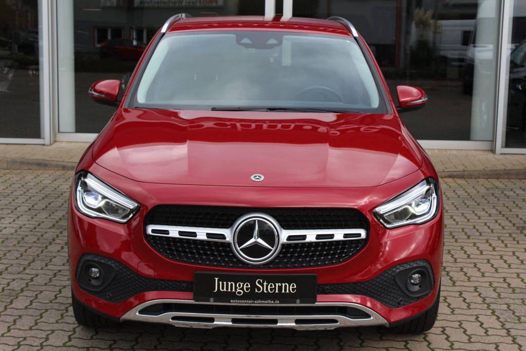 Mercedes-Benz GLA 200 d A/T