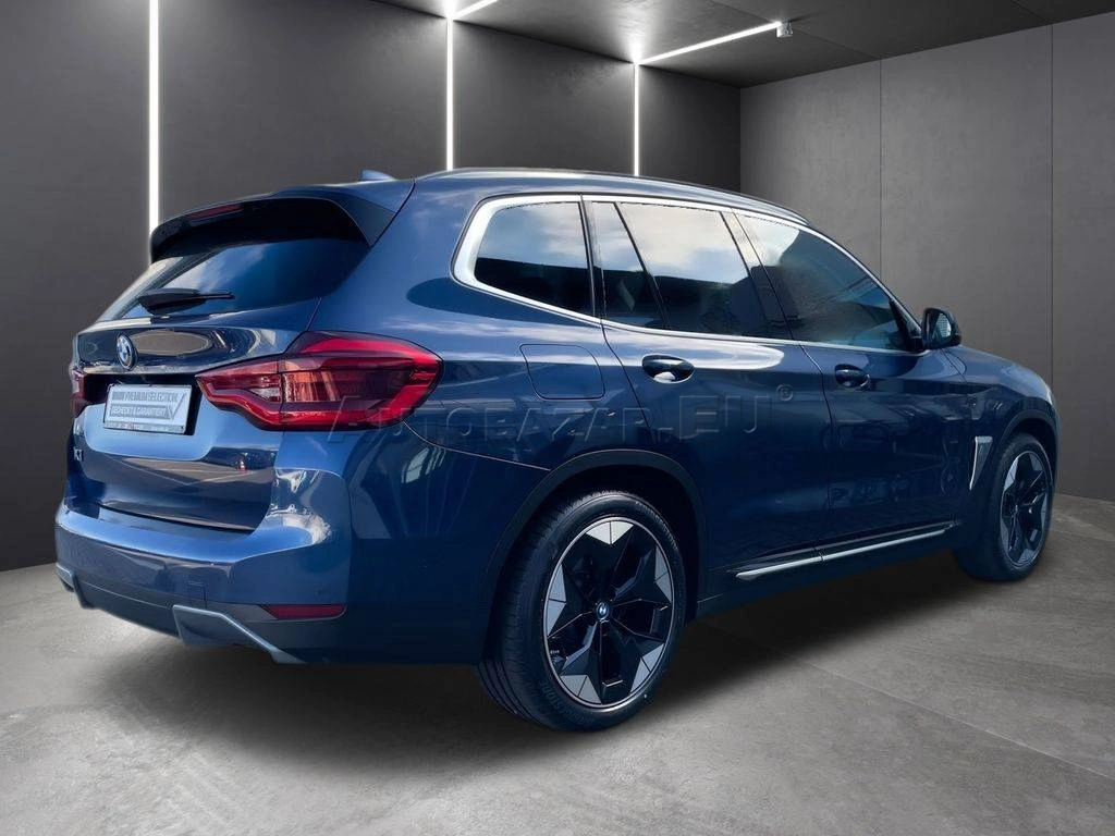 BMW iX3 A/T
