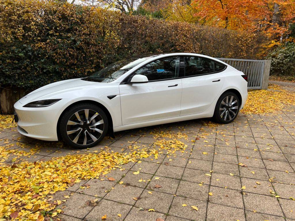 Tesla Model 3 Long Range