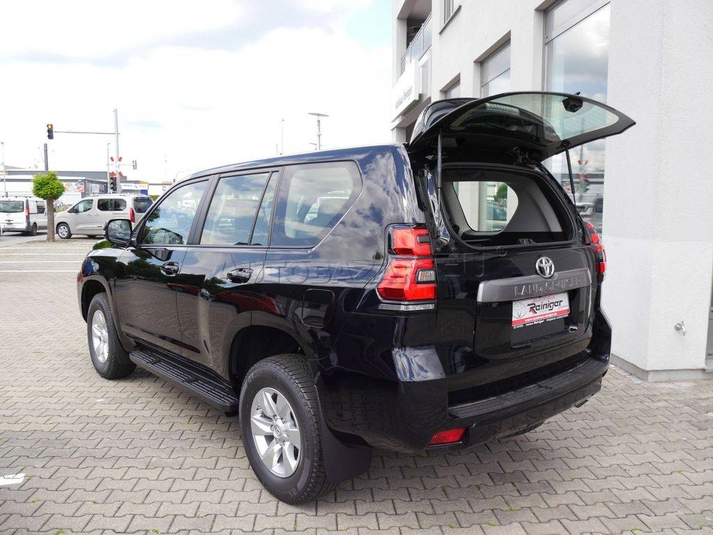 Toyota Land Cruiser 2.8 D-4D 204 Comfort A/T 4x4