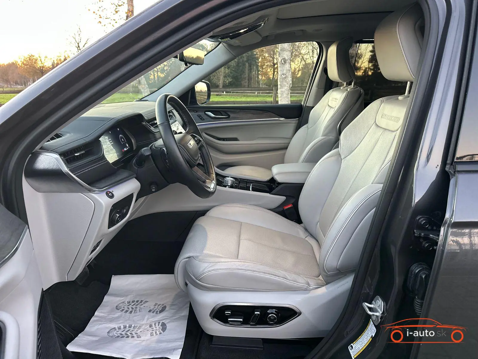 Jeep Grand Cherokee 2022 na predaj – fotografia 9