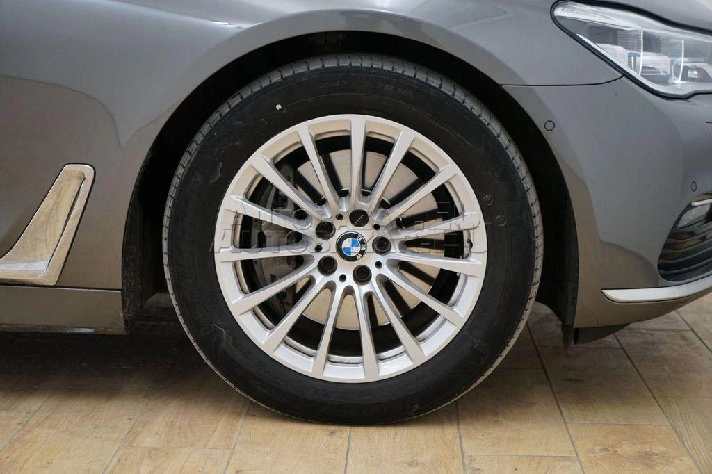 BMW rad 7 730d xDrive A/T