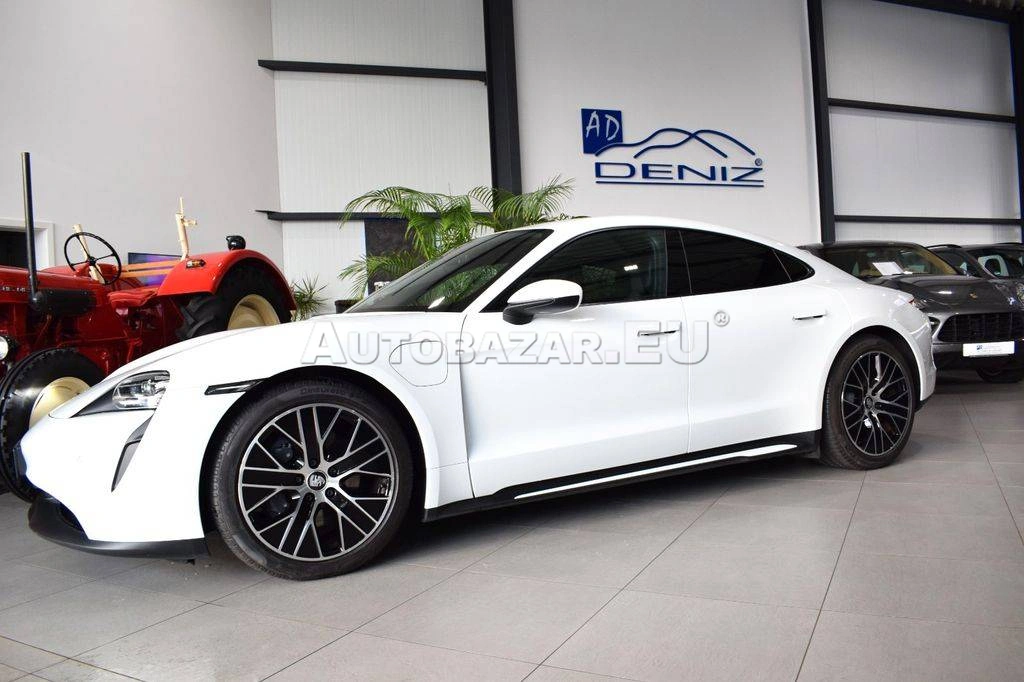Porsche Taycan Turbo