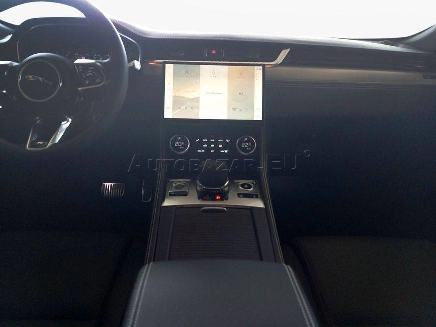 Jaguar F-Pace 2.0 I4 P250 R-Dynamic SE AWD A/T