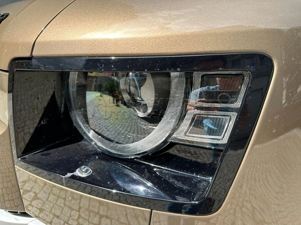 Land Rover Defender 90 3.0 I6 D200 MHEV SE A/T AWD